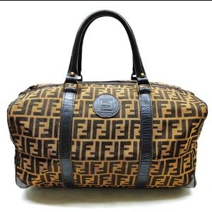 💯 Authentic Fendi Boston Bag . Gorgeous bag
